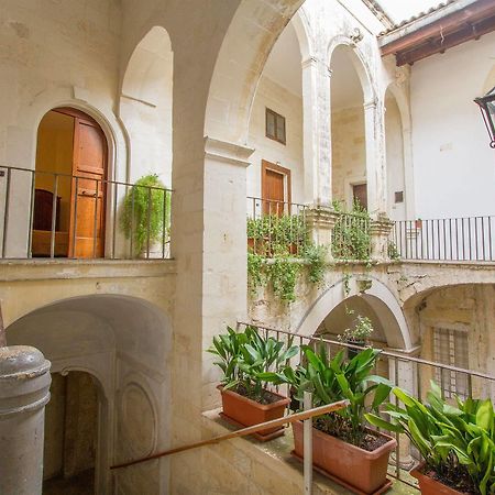 B&B Casa Li Santi Lecce Exterior foto