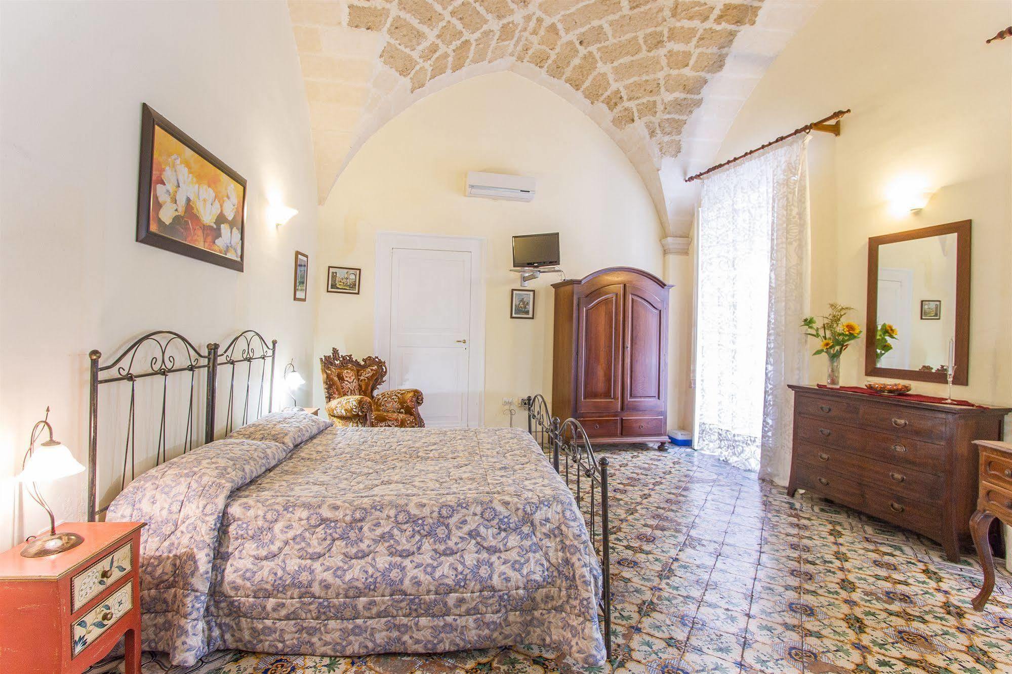 B&B Casa Li Santi Lecce Exterior foto