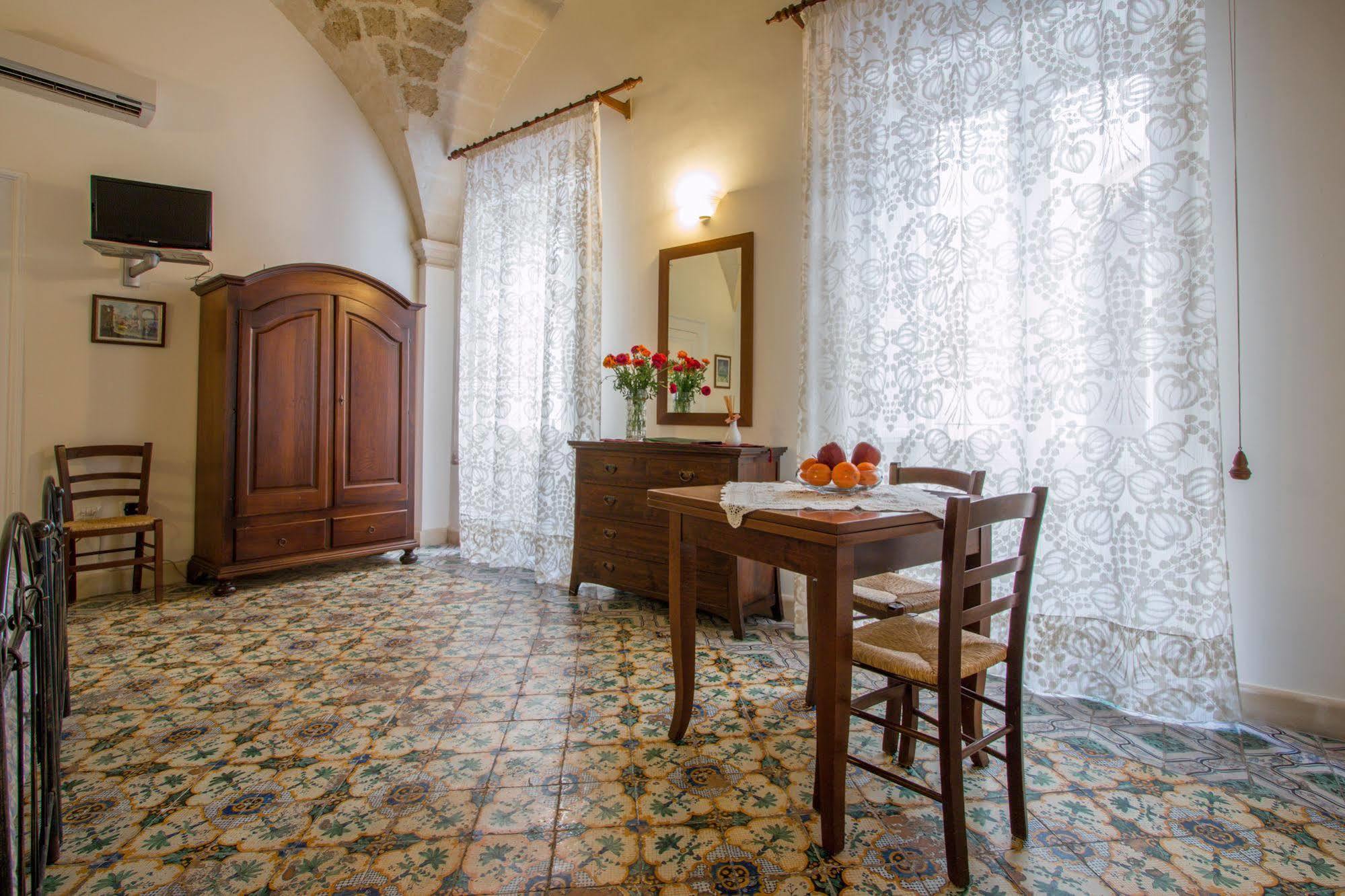B&B Casa Li Santi Lecce Exterior foto