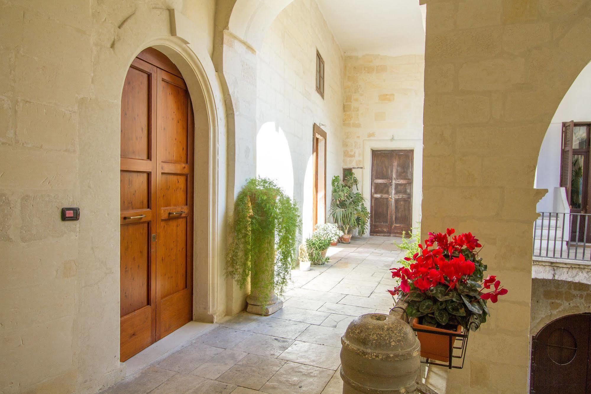 B&B Casa Li Santi Lecce Exterior foto